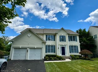 11 Queenberry Way, Basking Ridge, NJ 07920