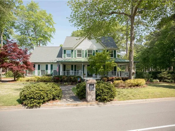712 Country Club Blvd, Chesapeake, VA 23322