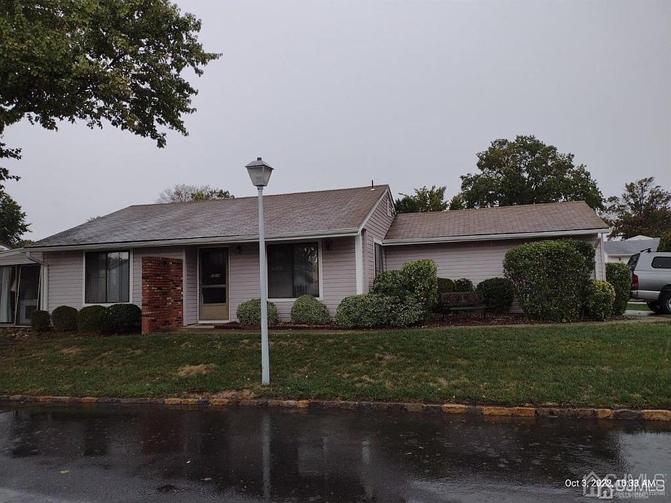1st image of 101 Dogwood Pl #A