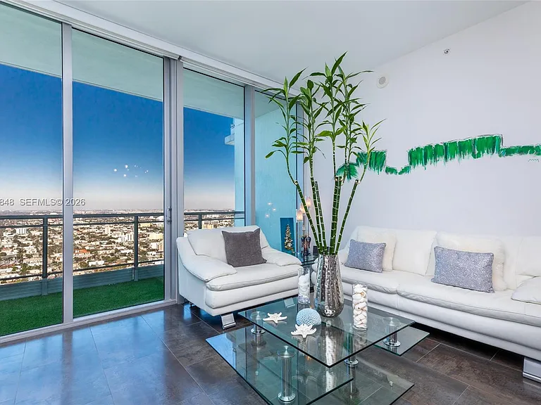 92 SW 3rd St #5108 — Photo 3