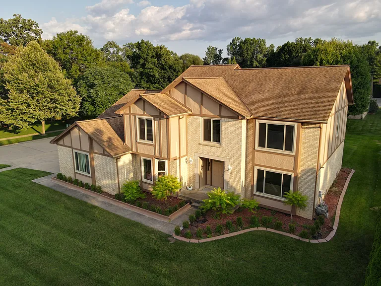 6710 Westpointe Dr — Photo 2