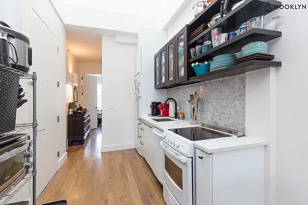 Rented by Nooklyn NYC LLC | media 66