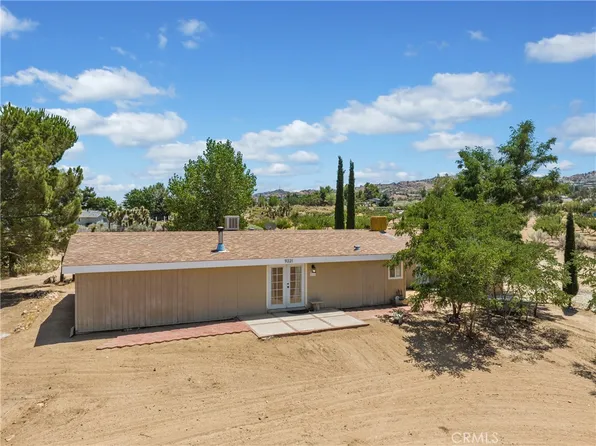9221 Darwin Rd, Phelan, CA 92371