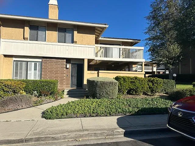 3 bed, 2.5 bath, 1651 sqft, $3,400 — Photo 1