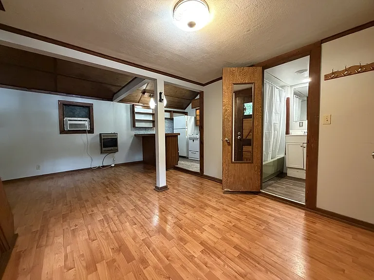410 E Huntsville Rd #C — Photo 3