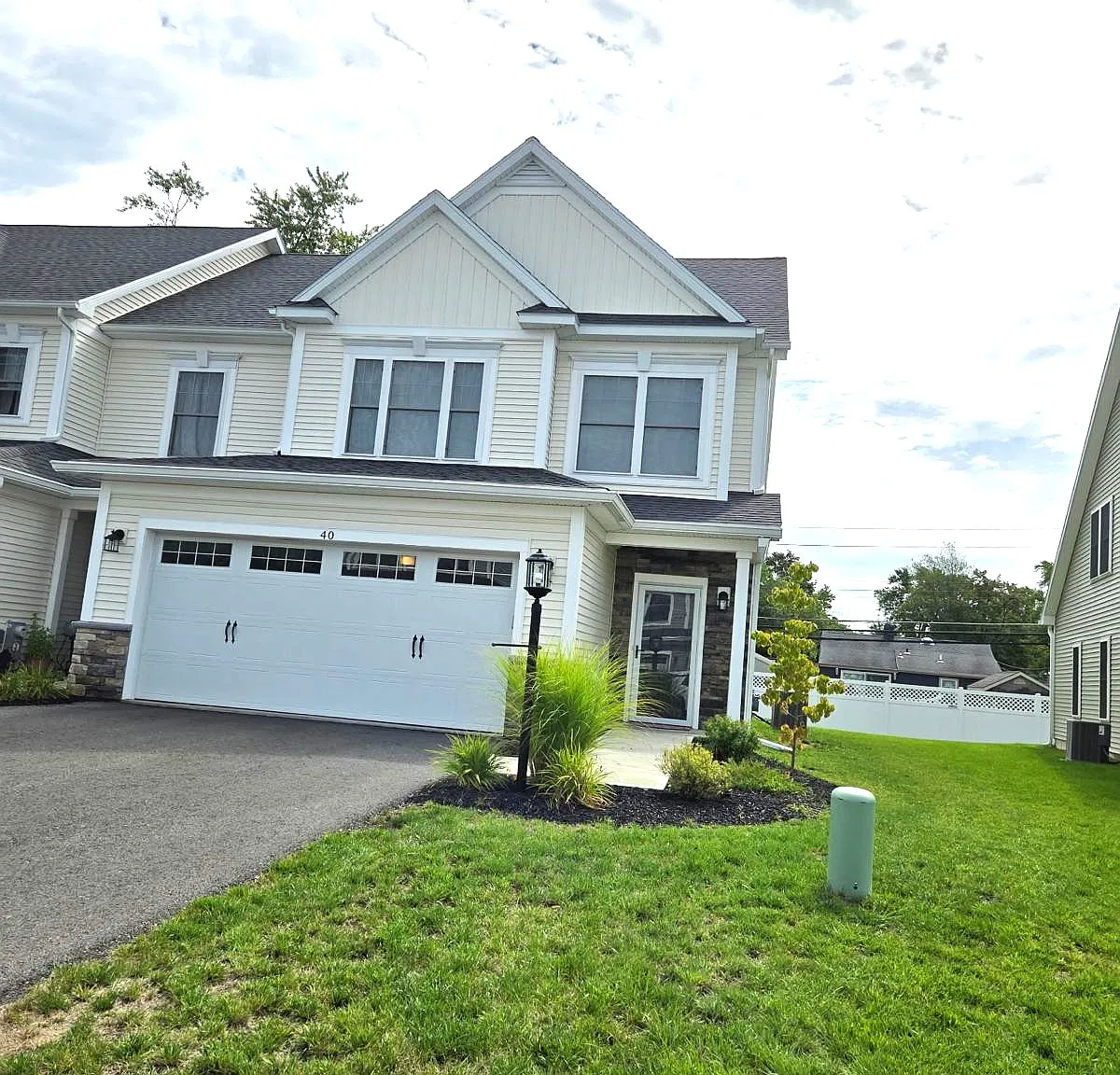 3 bed, 2.5 bath, 1755 sqft, $2,900 — Photo 1