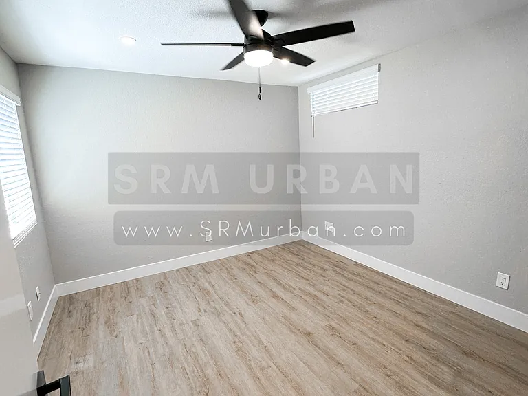 4742 Seminole Dr #2 — Photo 32