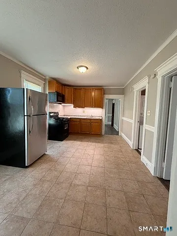 370 Maple Ave — Photo 7