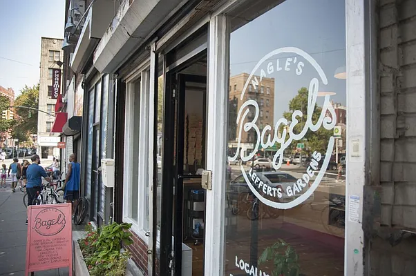 Rented by Lisa Management | media 33