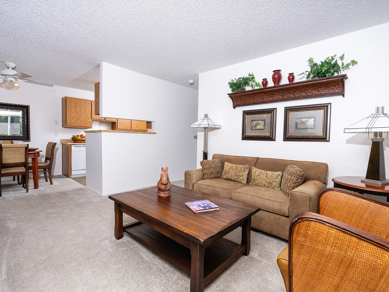 The Seasons Apartments — Photo 1