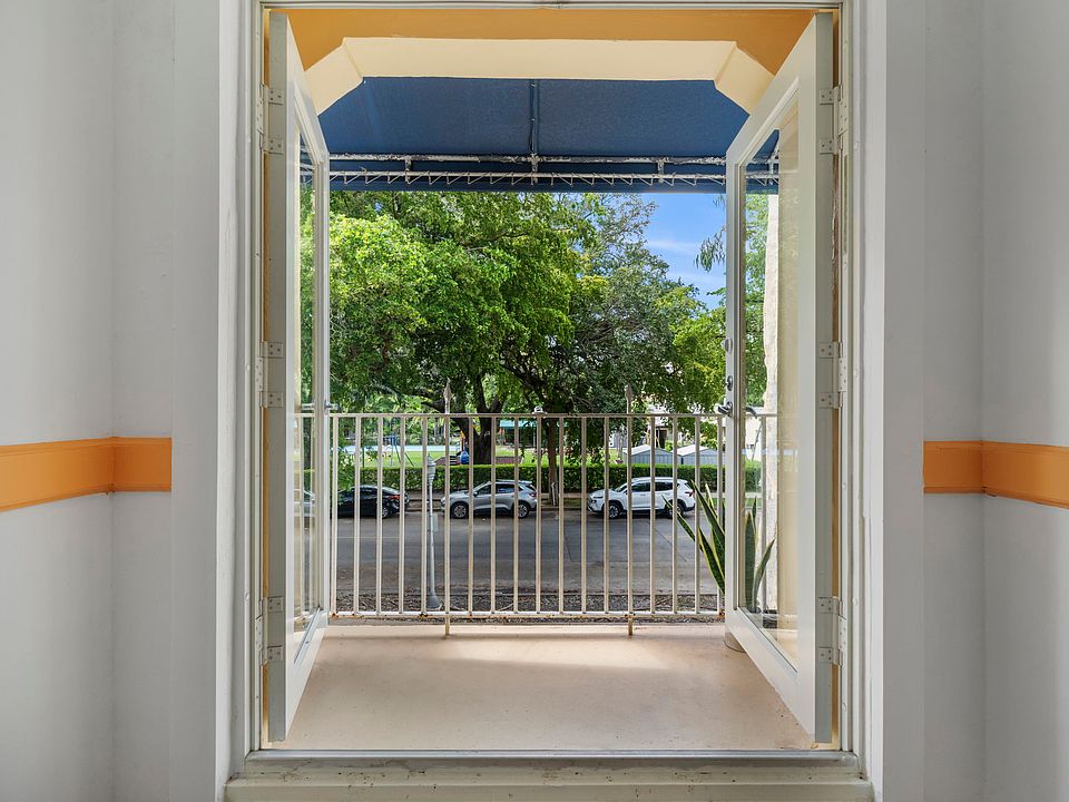 2nd image of 116 Antilla Ave #5