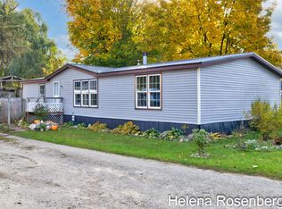 421 Willow St, Howard City, MI