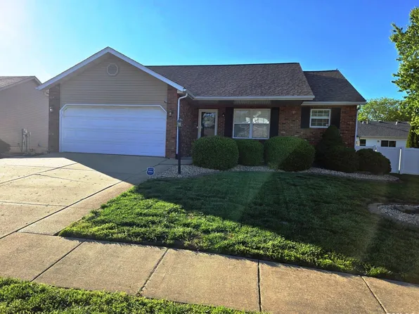 59 Julie Dr, Glen Carbon, IL 62034
