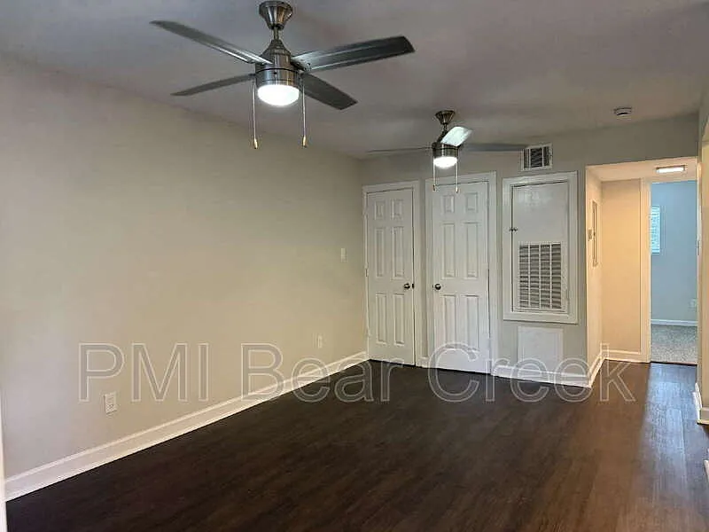 1 bed, 1.0 bath, 640 sqft, $995 — Photo 2