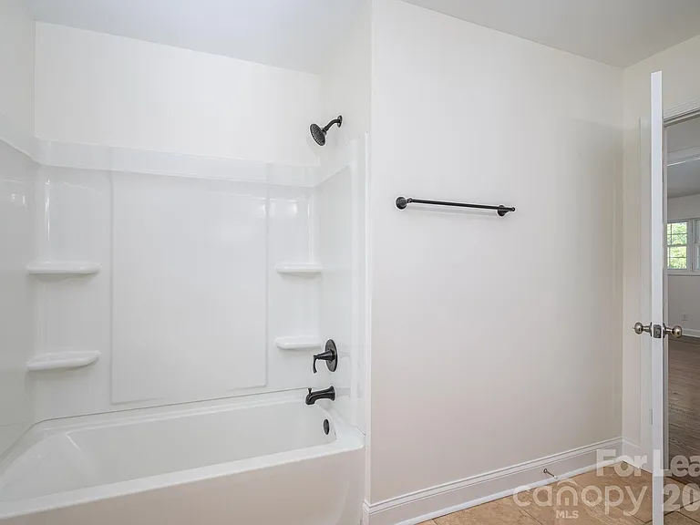 2020 Helen Dr — Photo 28