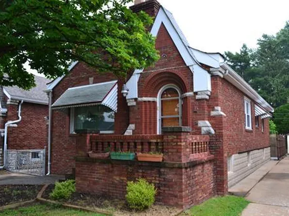 9316 Rambler Dr, Saint Louis, MO 63123