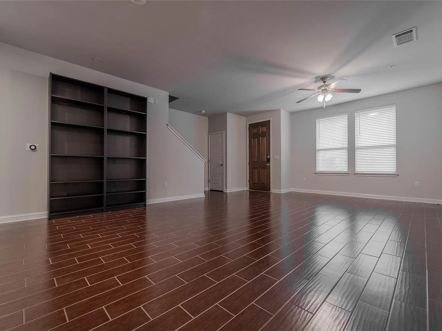 3 bed, 2.5 bath, 1779 sqft, $2,100 — Photo 4