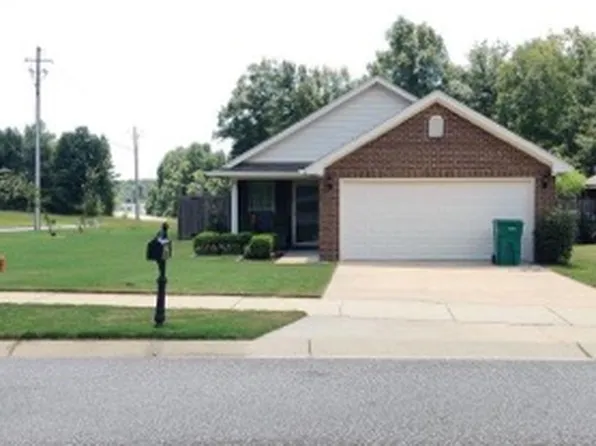 11 Vann Ct, Millbrook, AL 36054
