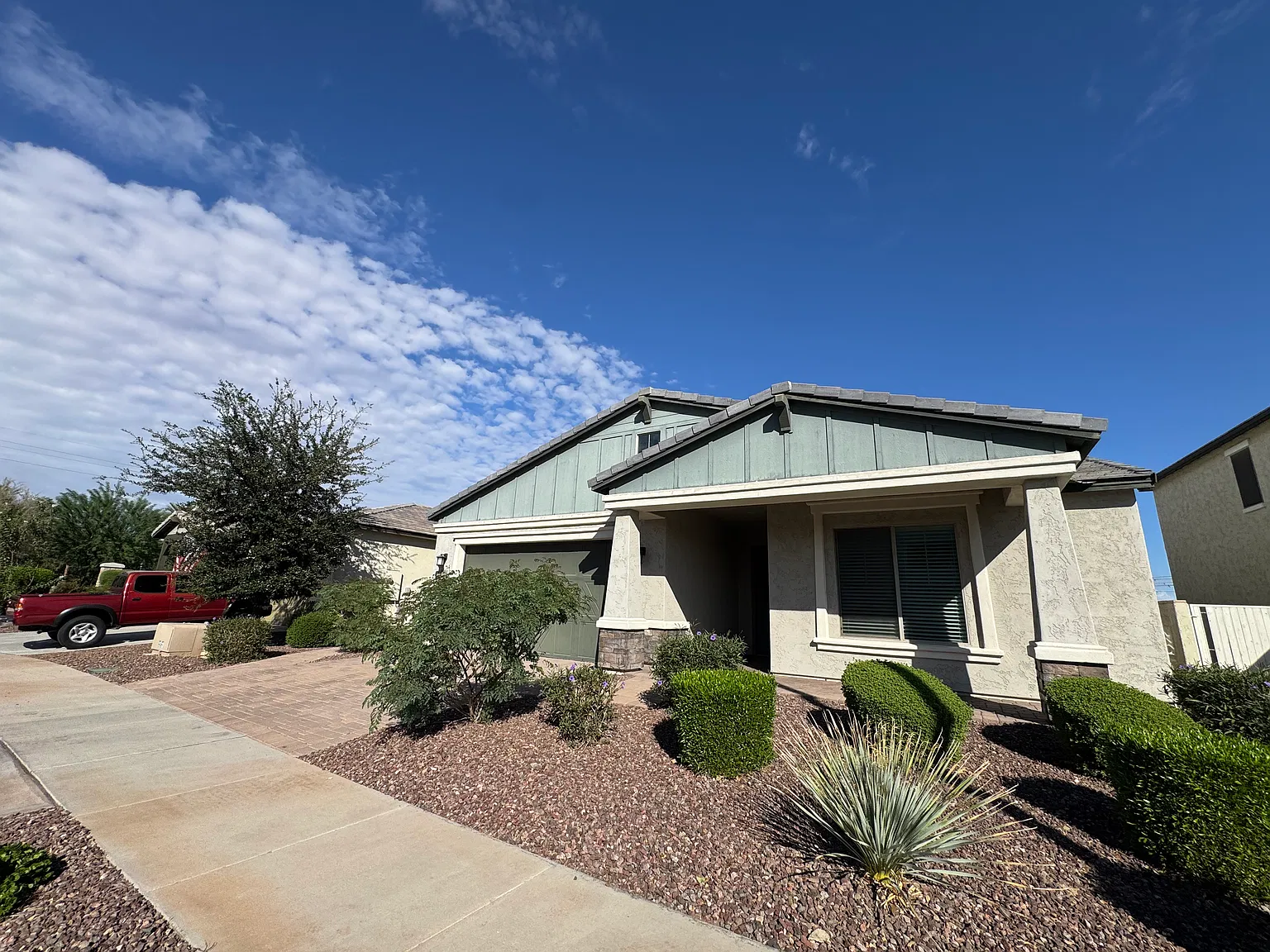 4 bed, 2756 sqft, $2,845 — Photo 2