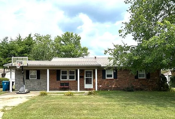 539 Ada Dr photo 1