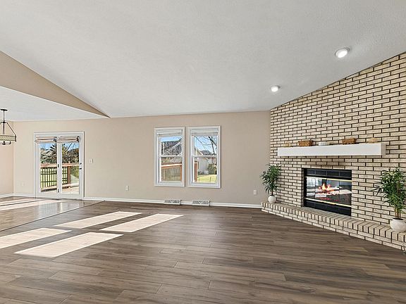 4th image of 5135 Walnut Grove Dr