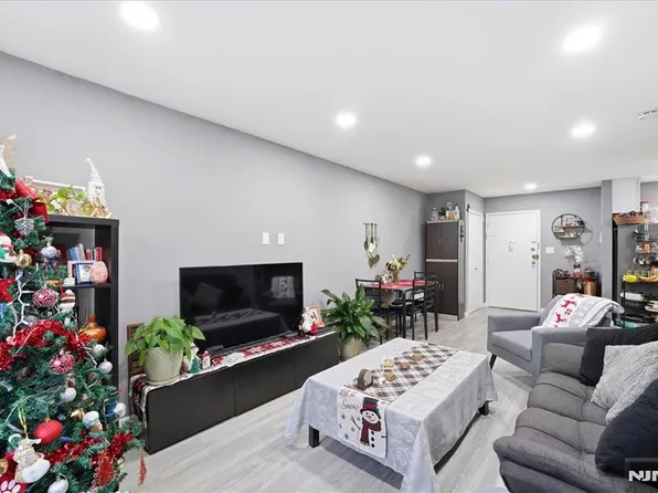 120 32nd St APT 2N, Union City, NJ 07087