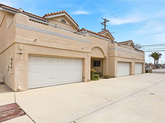 4th image of 15539 Woodruff Ave Unit 7