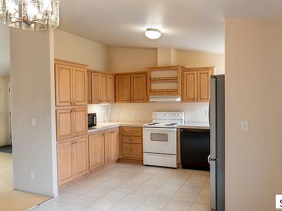 3rd image of 205 E Opal Ave