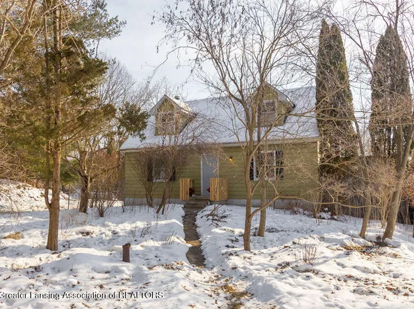 6266 E Clark Rd, Bath, MI 48808