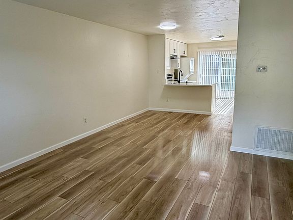 5th image of 10313 Carefree Dr