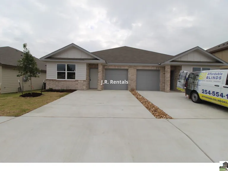 227 Green Valley Dr — Photo 1