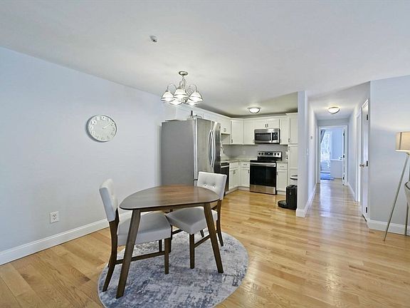 3rd image of 165-165 Chestnut St #R