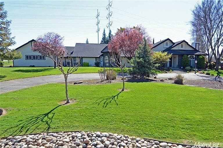 1st image of 8718 Country Creek Dr