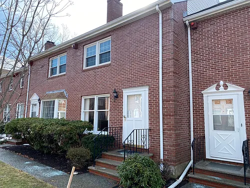 224 Park St #B2 Photo 1