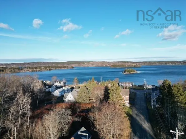 36 Broad St, Guysborough, NS B0H 1N0