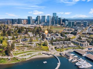 9909 NE 1st St APT 306, Bellevue, WA