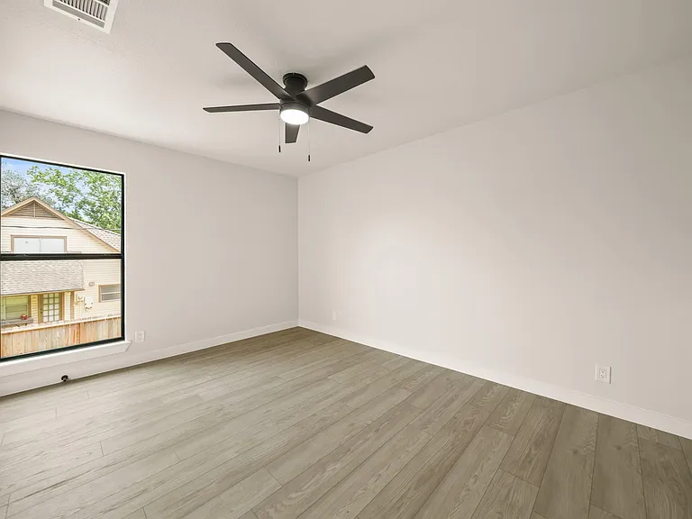 3010 Manila Ln — Photo 14