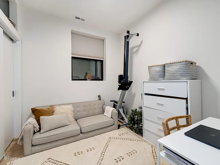 2210 W Ohio St #1 — Photo 11