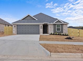 450 Hall St, West Fork, AR 72774