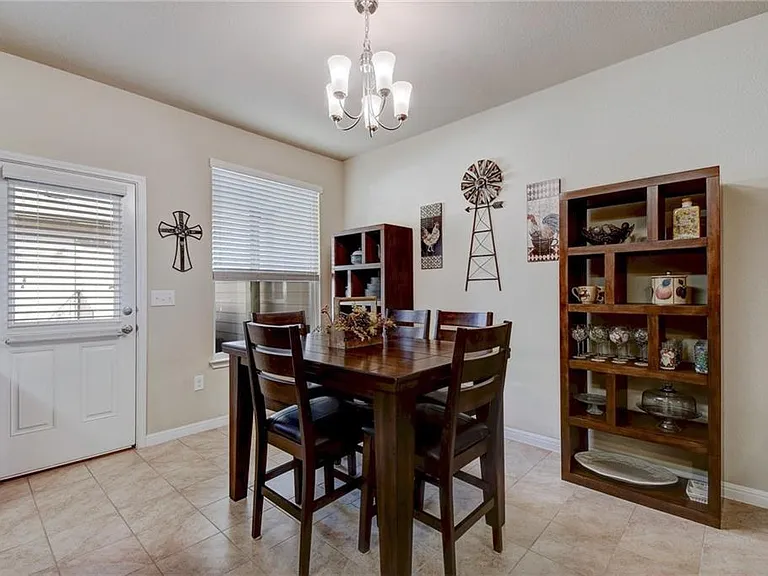 412 Crater Lake Dr #412 — Photo 10