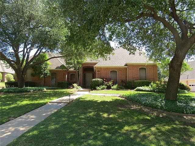 1st image of 305 Blanco Cir