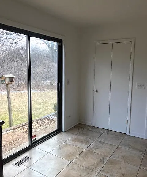 691 W Everett Rd — Photo 18