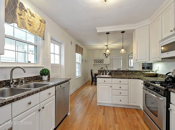 5th image of 2232 Elmwood Ave