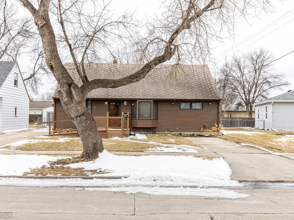 809 19th St S, Fargo, ND 58103