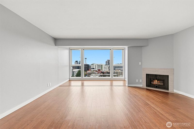 2nd image of 400 Melrose Avenue E #204