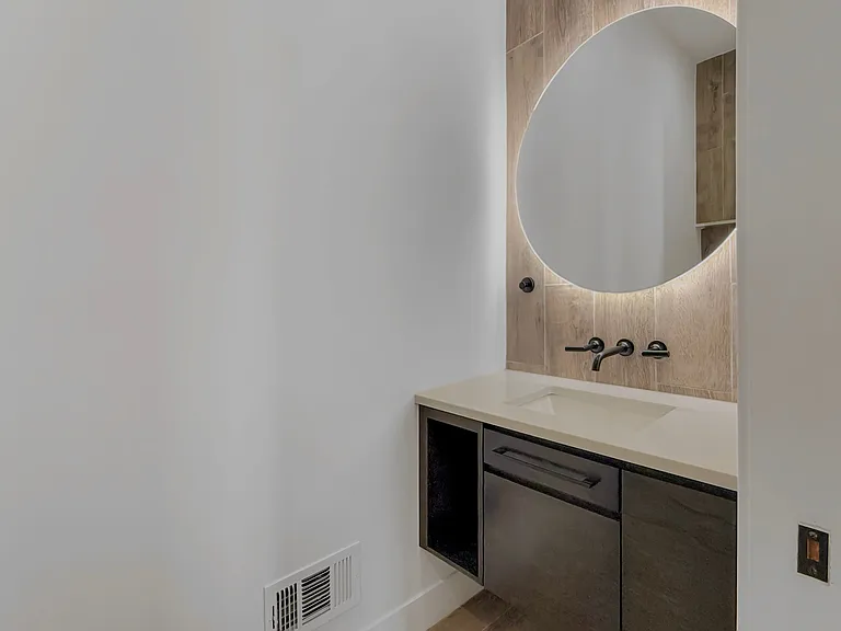 12 Hudson River Ln — Photo 12