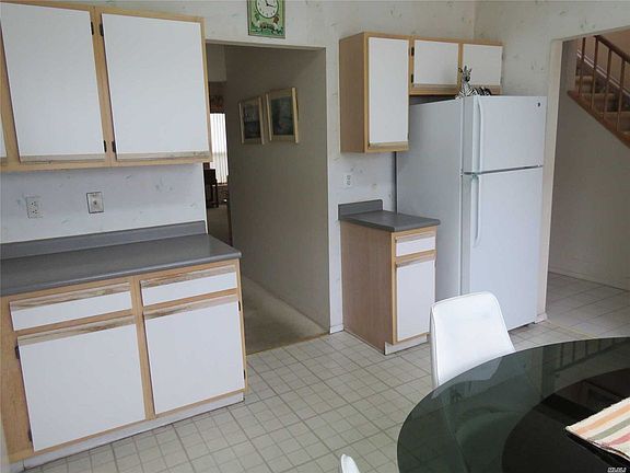 4th image of 860 Birchwood Park Dr