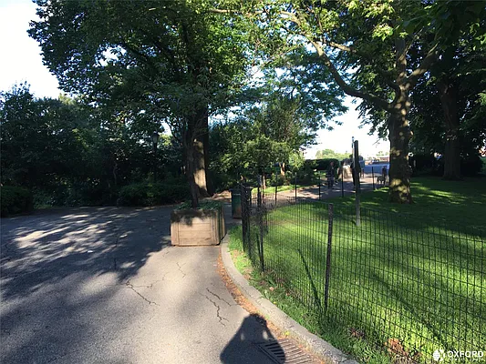 Rented by Oxford Property Group | media 37