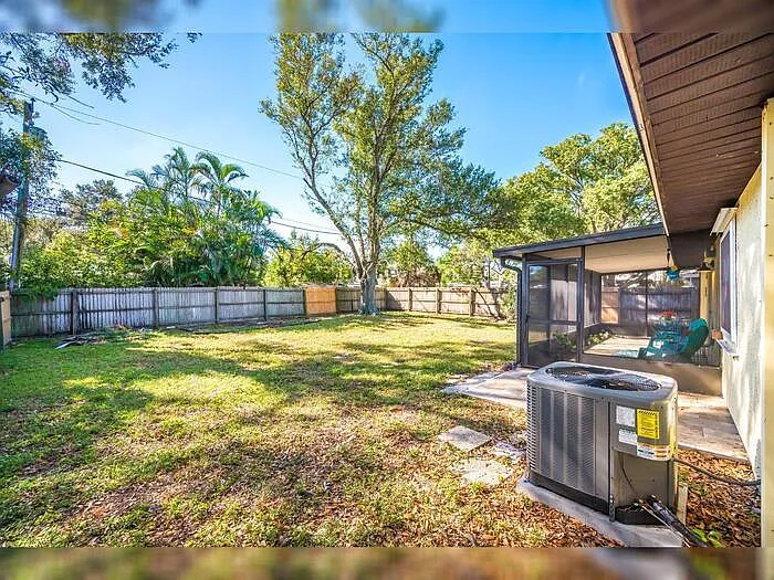 11414 Walsingham Rd — Photo 30