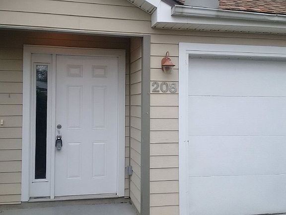 2nd image of 208 Callaway Chase Ln